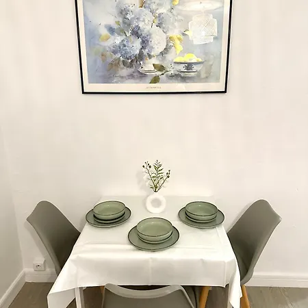 Apartment & Cosy T2 Near Airport *