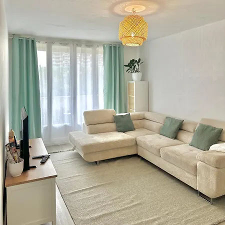 & Cosy T2 Near Airport Longjumeau